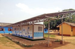 Kontenieri i gjenerates se re Karmod perdoret per ruajtjen e energjise diellore ne Nigeri